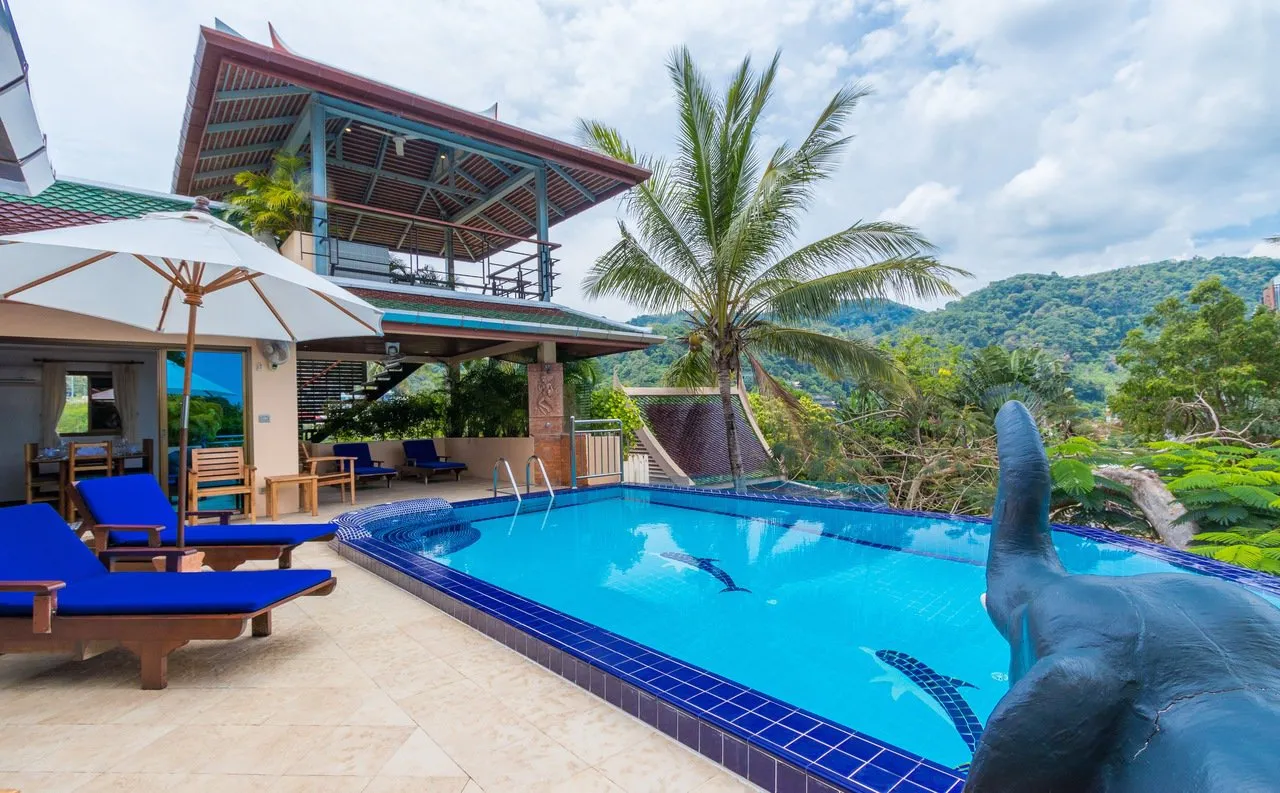 Infinity pool with sea views